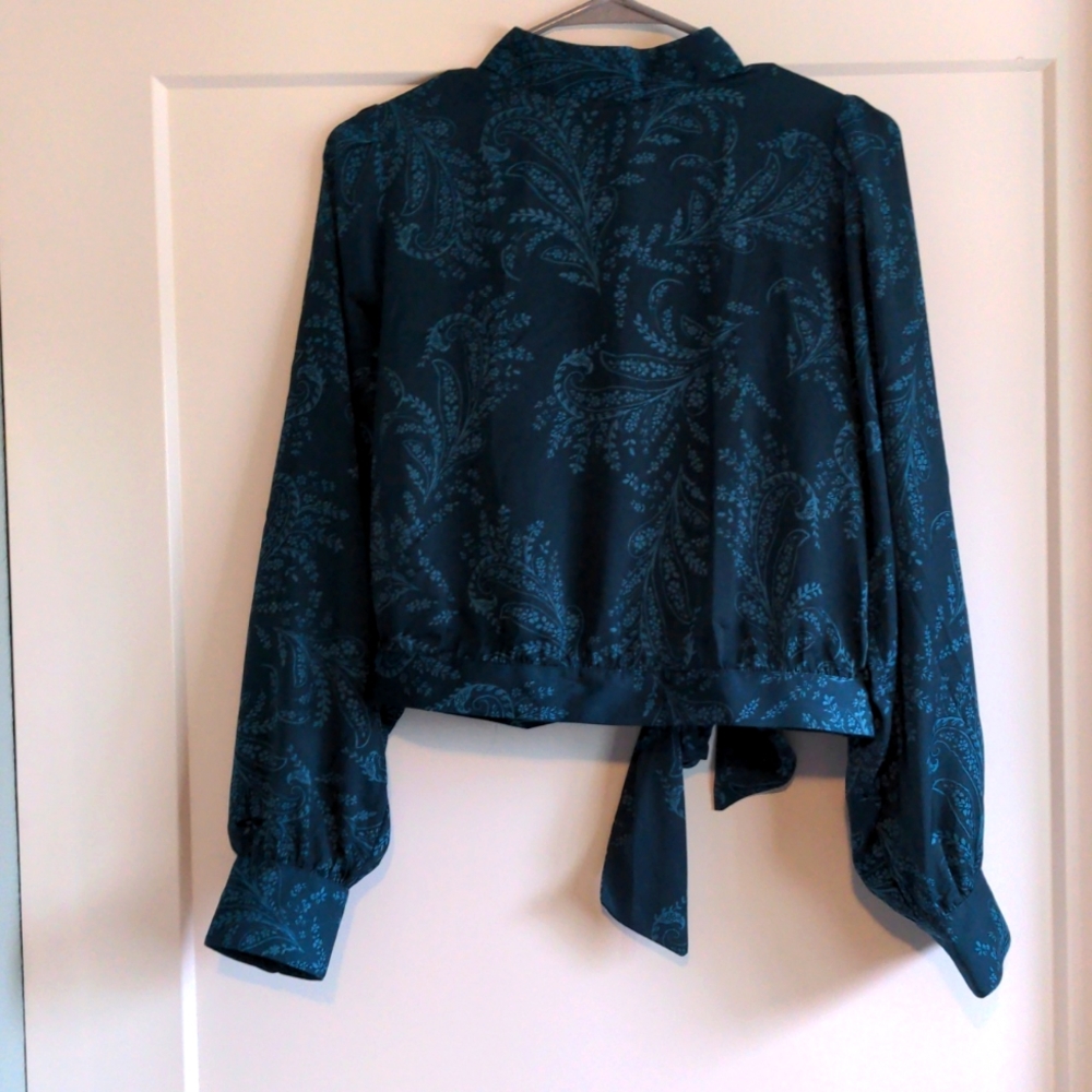 Long sleeve, open back Banana Republic shirt
